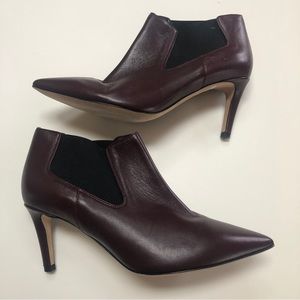 Ankle boots Sz 6 burgundy black Holla leather